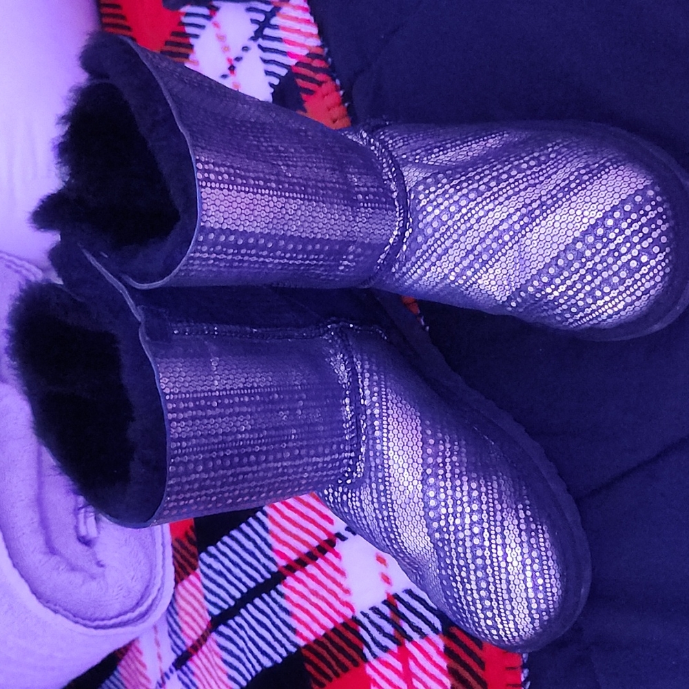 UGG BOOTS